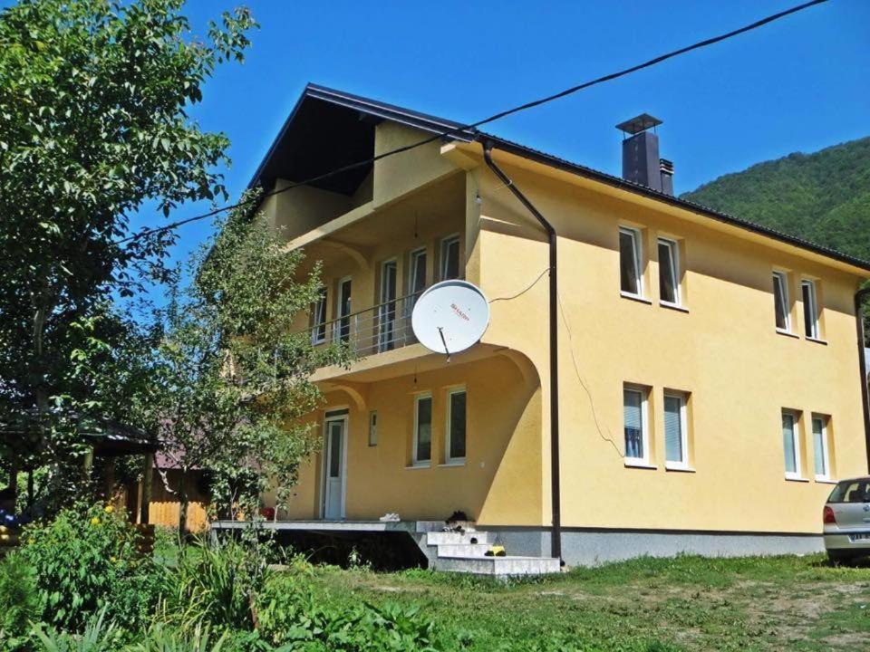 Dedushi Guesthouse &Wood Cabins-Camping Place Gusinje Bagian luar foto