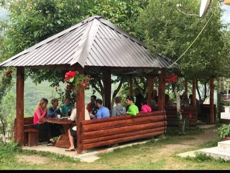 Dedushi Guesthouse &Wood Cabins-Camping Place Gusinje Bagian luar foto