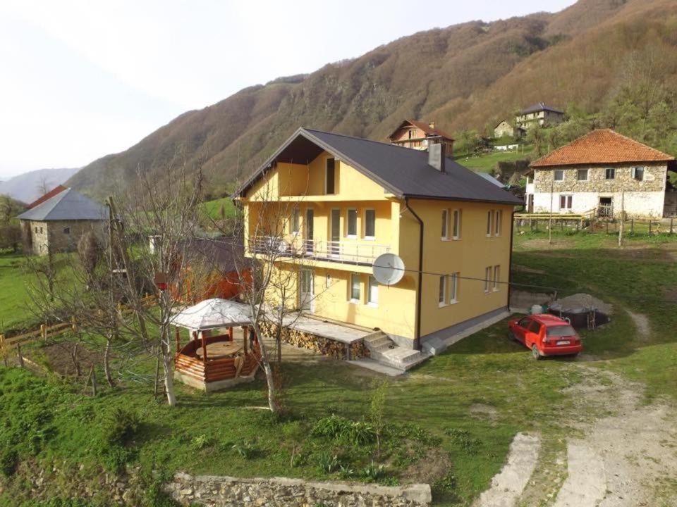 Dedushi Guesthouse &Wood Cabins-Camping Place Gusinje Bagian luar foto