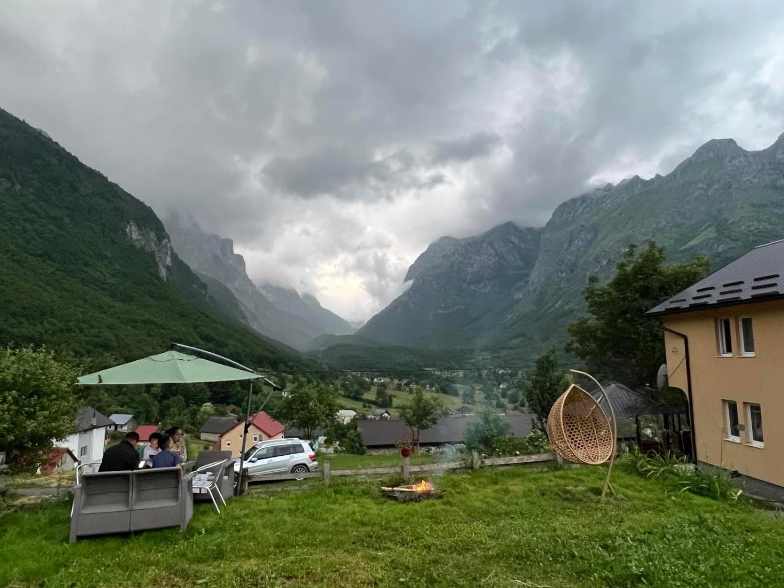 Dedushi Guesthouse &Wood Cabins-Camping Place Gusinje Bagian luar foto