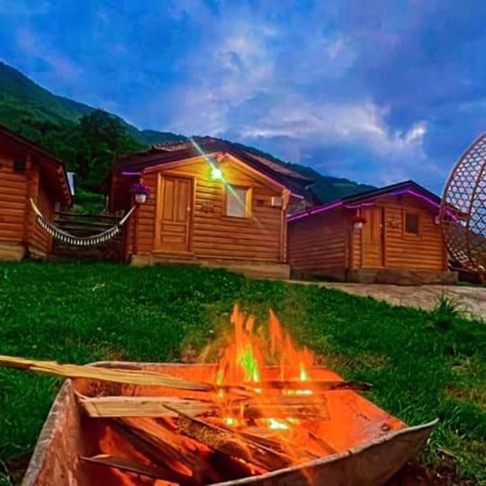 Dedushi Guesthouse &Wood Cabins-Camping Place Gusinje Bagian luar foto